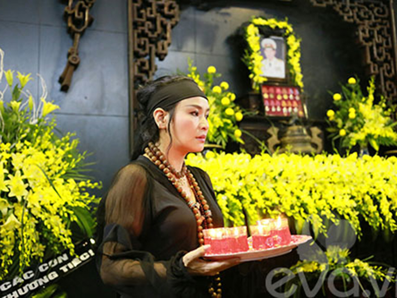 Ứng xử thế nào với đám tang người nổi tiếng?